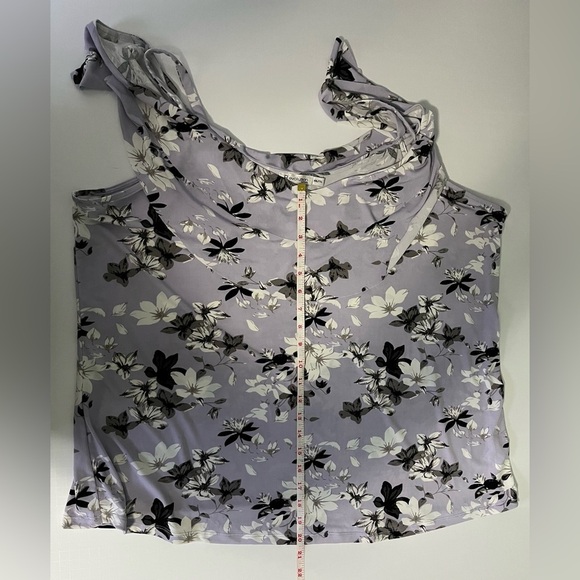 Revolution Top Women’s XXL Floral‎ Lavender Blouse Sleeveless New With Ts… - Picture 1 of 9